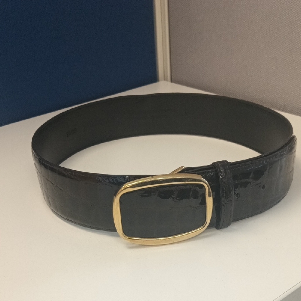Sophisticated Black Crocodile-Embossed Belt with Gold Buckle